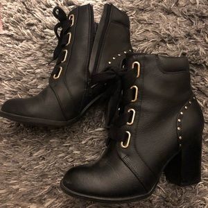 Black boots, 7.5